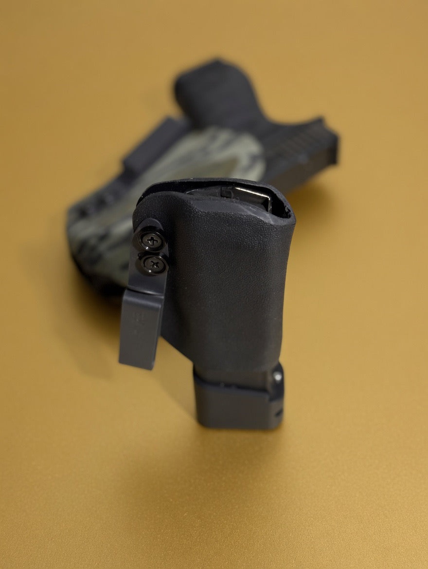 Continental Mag Carrier